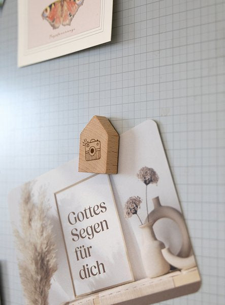 fontis-kamera-magnetisches-holzhaus-magnet-buchenholz image 2