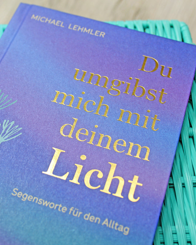 du-umgibst-mich-mit-deinem-licht-geschenkbuch-gebunden-goldpr-gung image 4