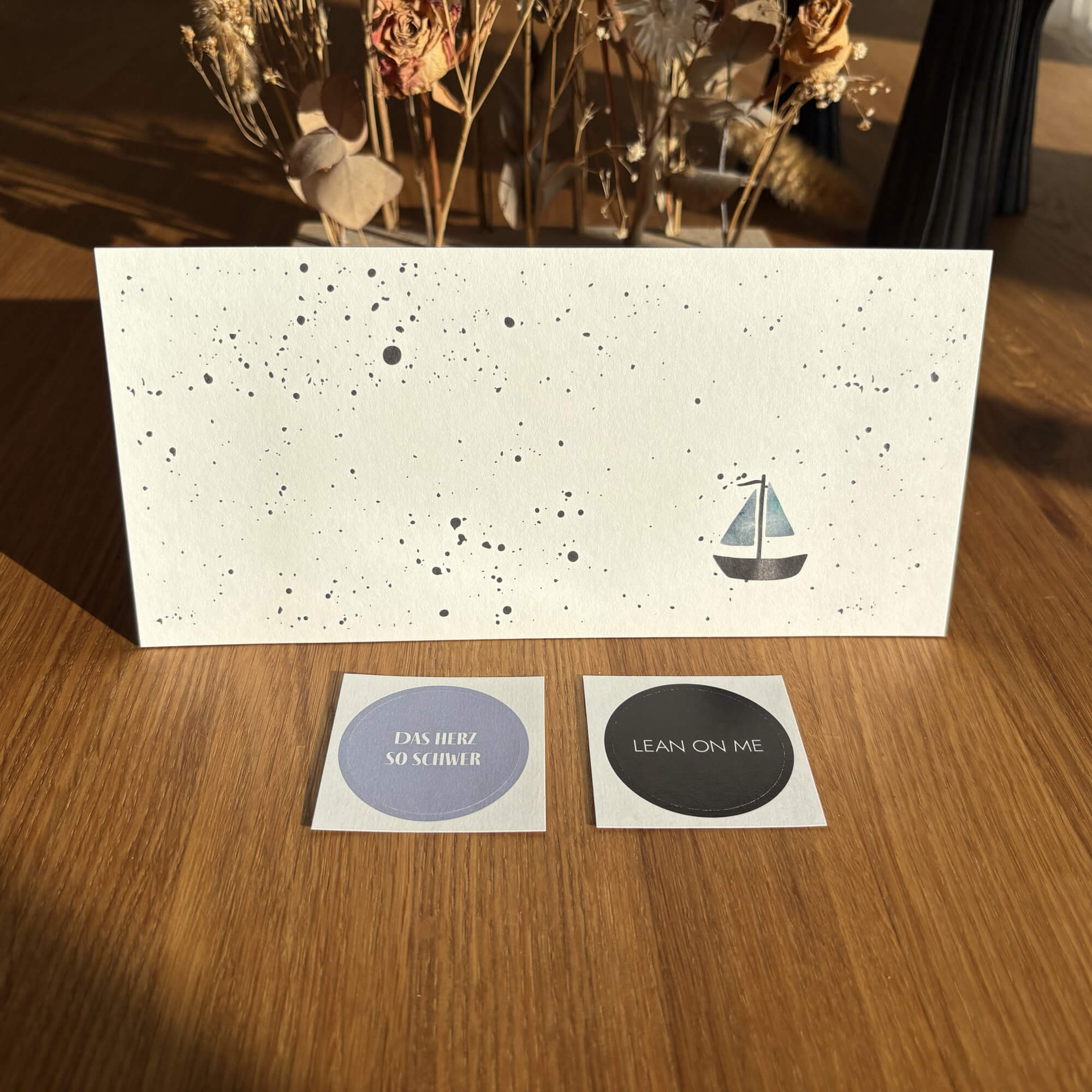 gedenken-schenken-das-herz-so-schwer-beileidskarte-boot image 1